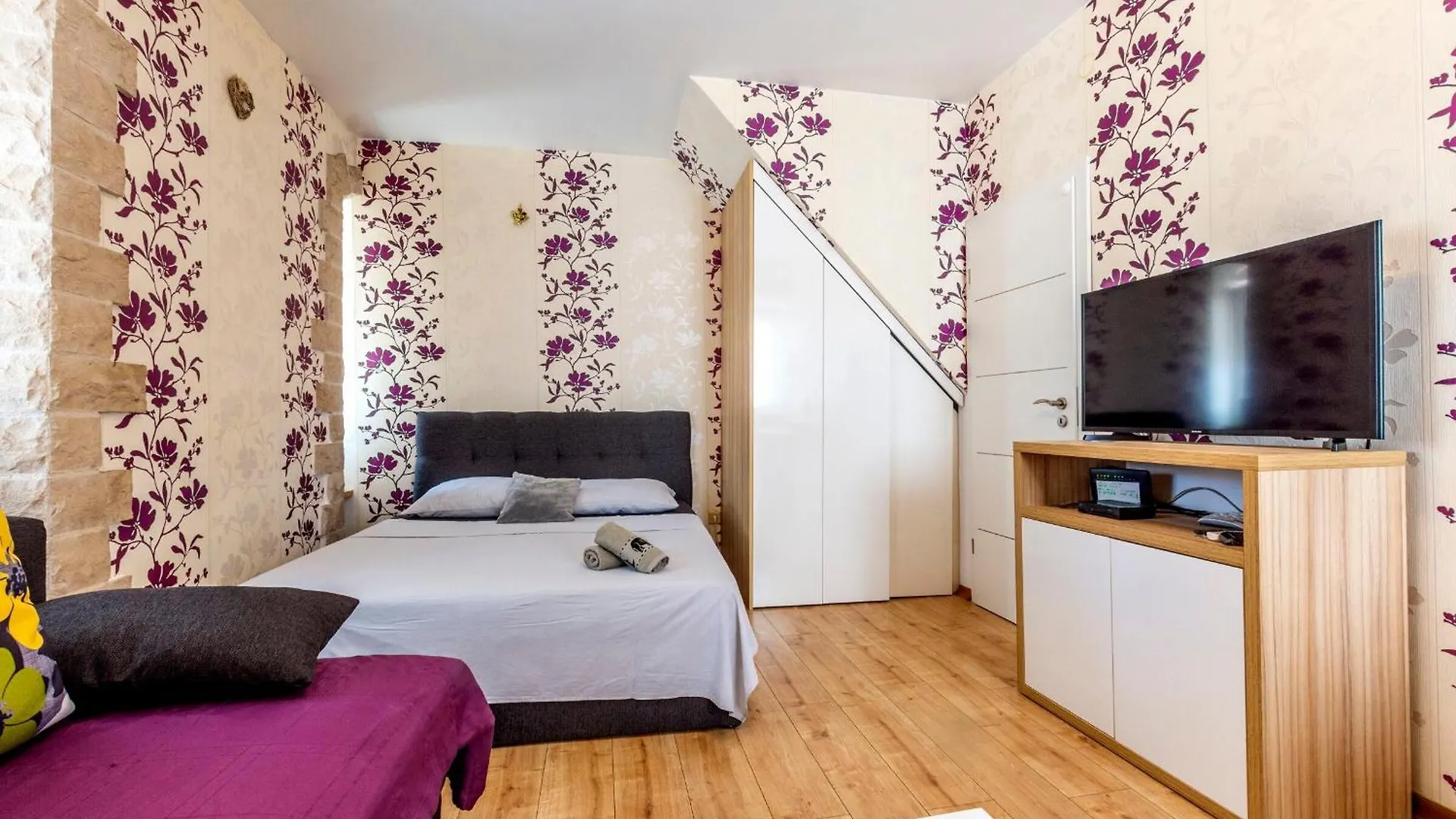 Apartment Center With Jacuzzi Сплит